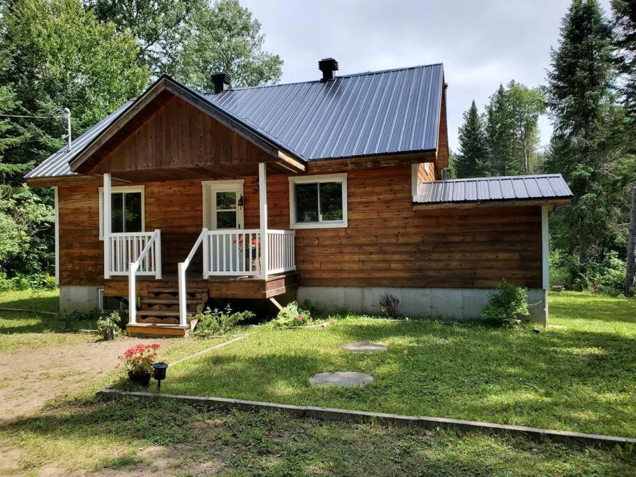 Chalet Riviere - Bord De Riviere - Romantique Saint-Alexis-des-Monts Exteriör bild